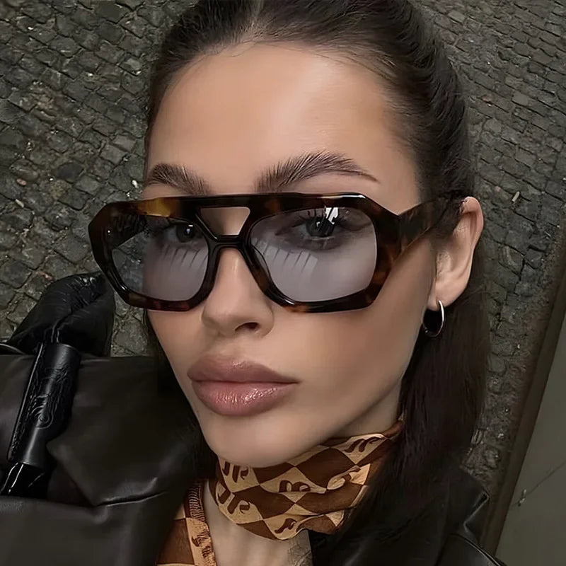 Oval Sunglasses “Alba Serene”